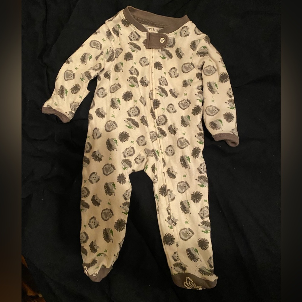 Burt’s Bee’s Sleeper. Newborn.